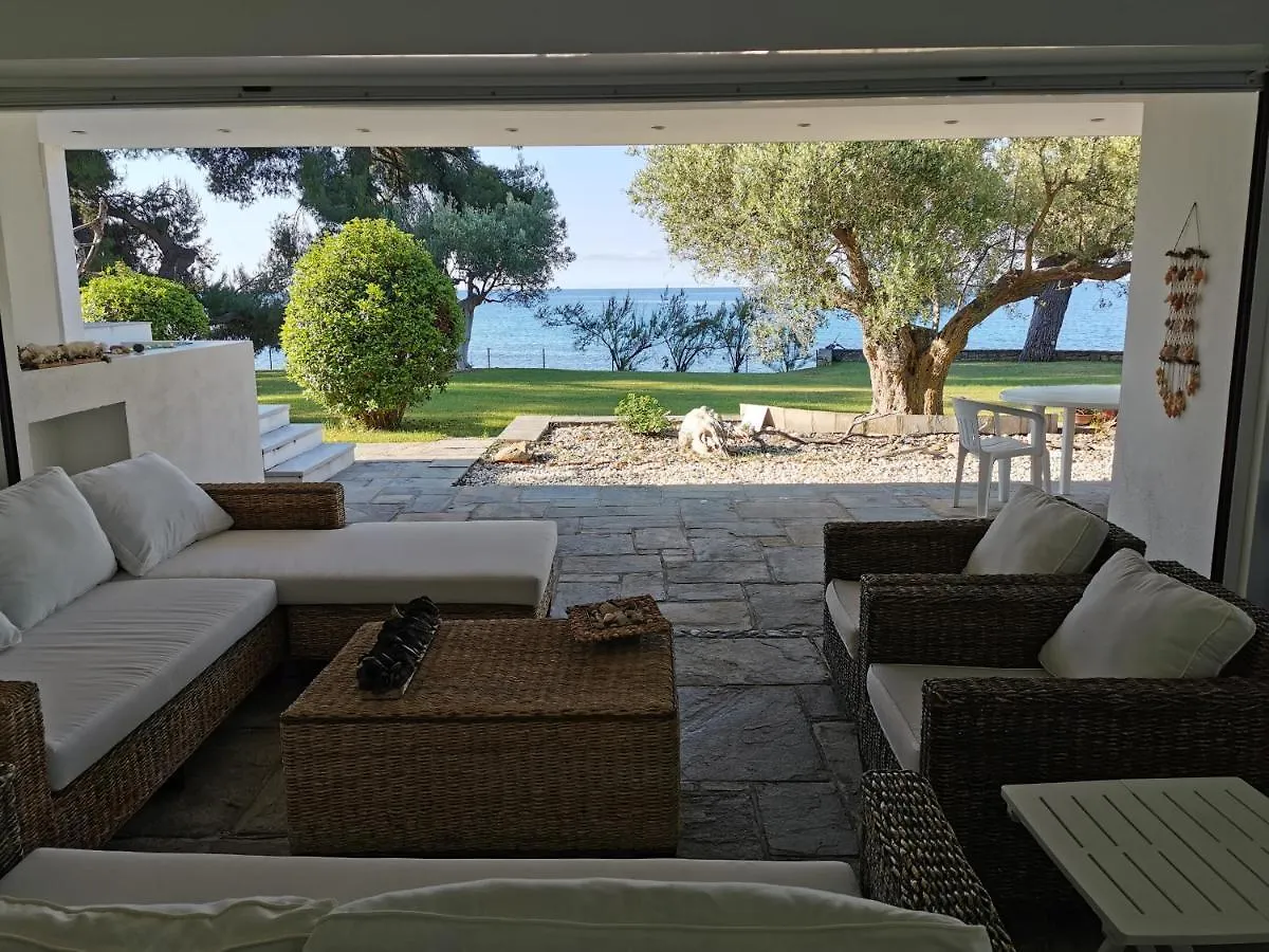 Dream Sea Front Summer Vila Агия-Параскеви