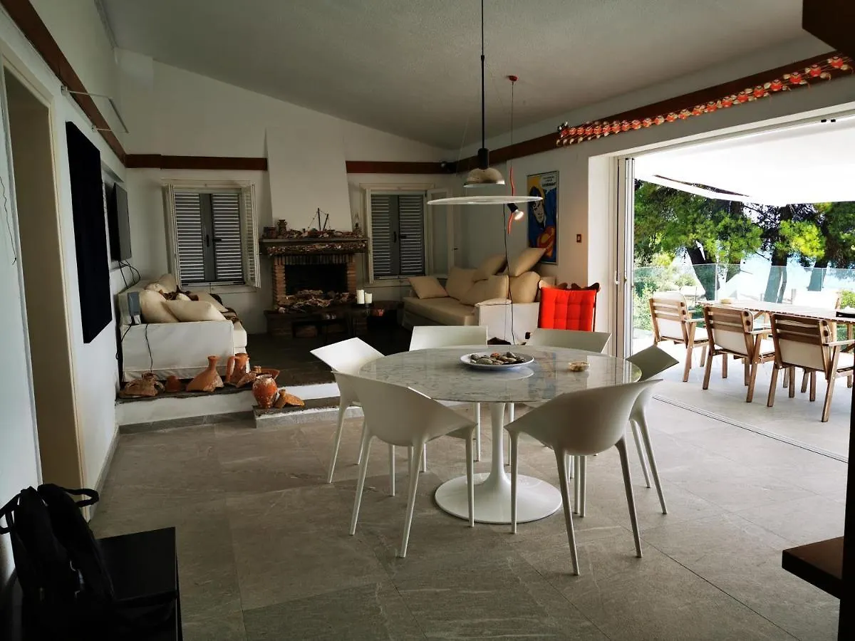 Dream Sea Front Summer Vila Агия-Параскеви